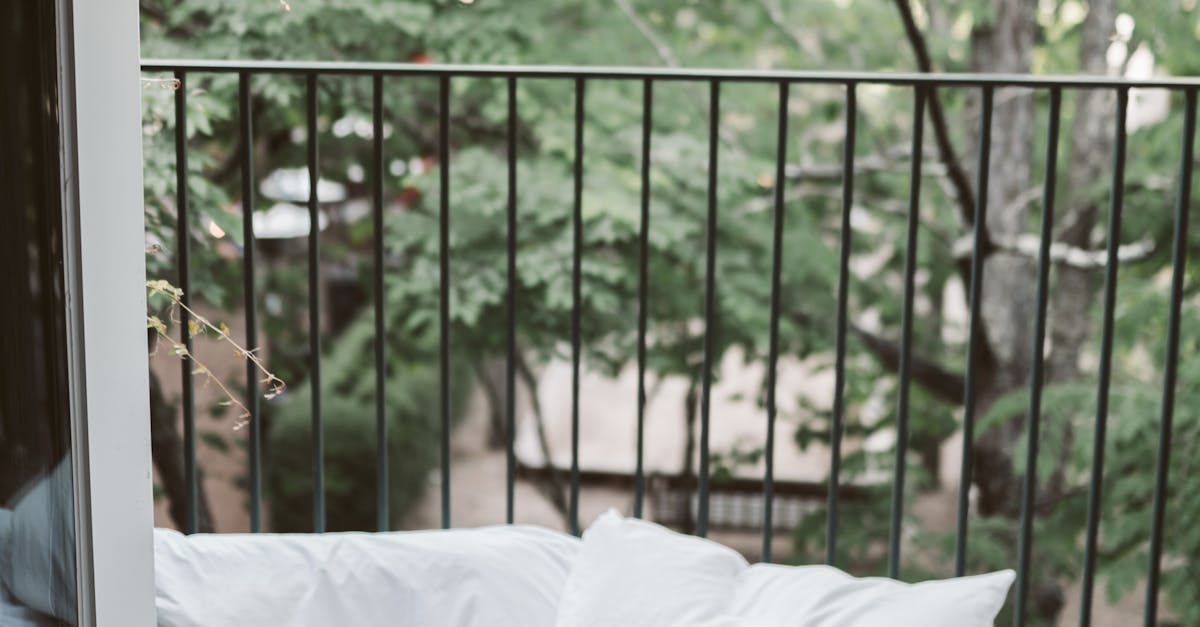 Maintaining Your 2-in-1 Laptop Screen for Longevity